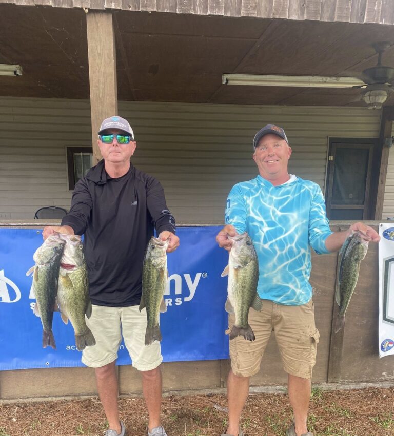 Darrell Fenton & Tim Horvath Win CATT  Wateree with 5 bass weighing 15.12 lbs!
