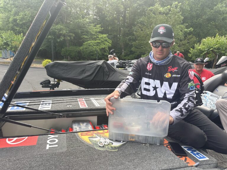 Dustin Connell Punches his ticket to the knockout round on Smith Mountain Lake at MLF Heavy Hitters