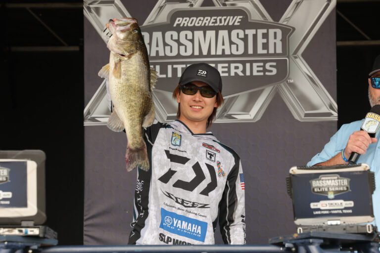 Phenomenal performance keeps Fujita atop the lead in Bassmaster Elite at Lake Fork