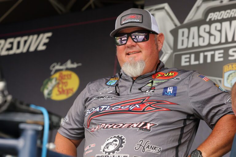 Mega sack gives Gross the Day 1 lead in Bassmaster Elite at Lake Fork