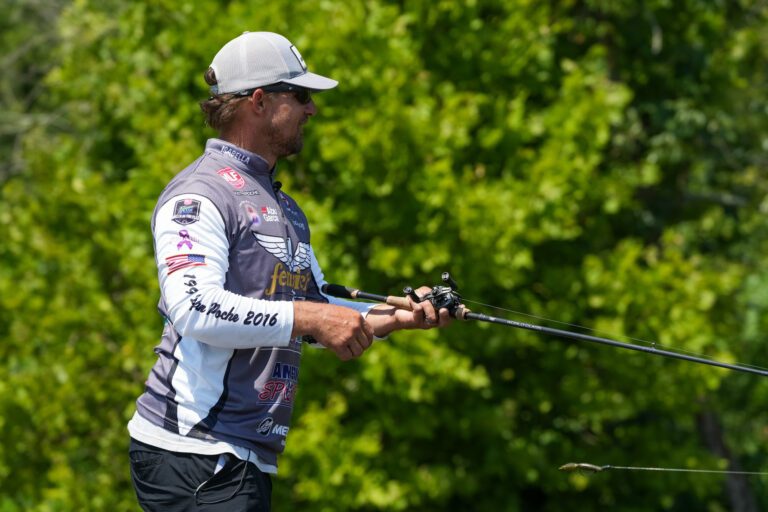 Red-Hot Keith Poche Takes Lead on Day 1 of MLF Bass Pro Tour Zenni Stage 6 at Potomac River
