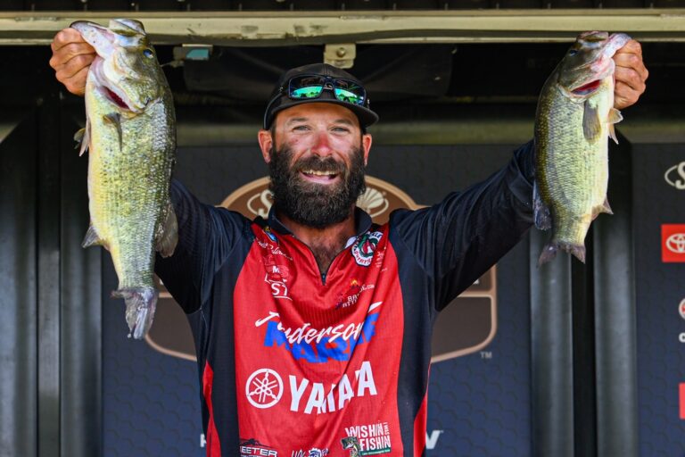 Falardeau increases lead at Chesapeake Bay despite unfavorable winds