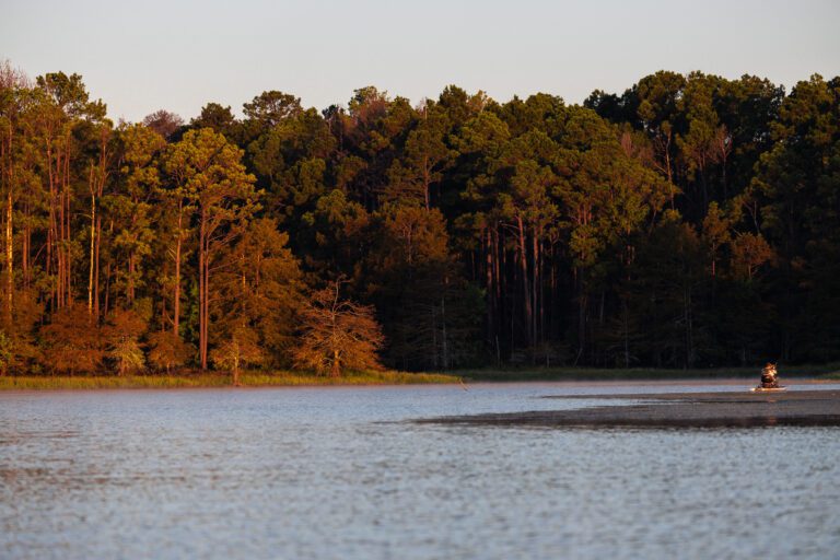 Howell utilizes his strengths to take Day 1 lead at Toledo Bend