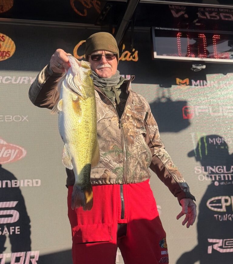 Dennis Inscoe 7.84 holds up all 3 days to take the Fall Big Bass Tour event on SML
