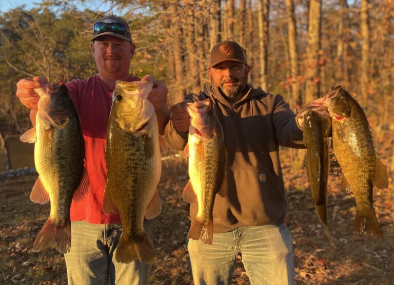 Zach Peaslee & Wayne Smelser Win CATT Smith Mountain Lake with 20.74 lbs