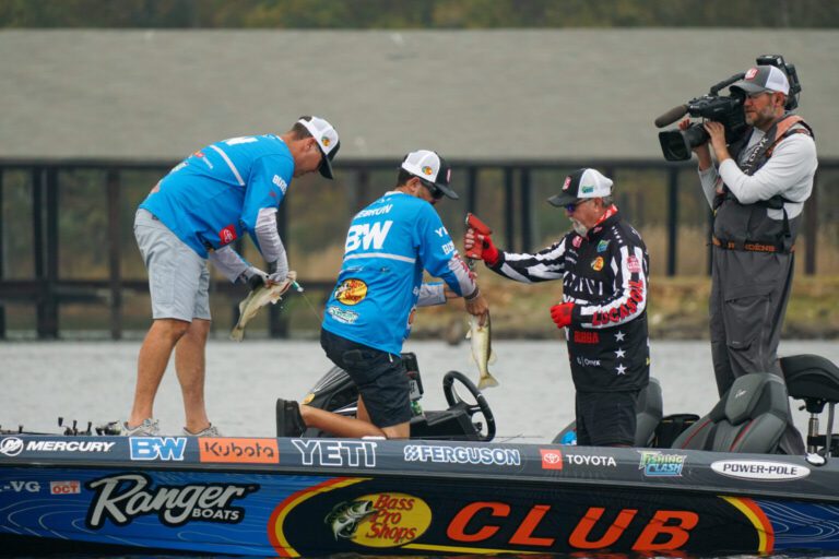 Team B&W Trailer Hitches’ Nick LeBrun and Todd Faircloth Smash Team Series Record to Win Knockout Round Match 1 at Bass Pro Shops Summit Cup